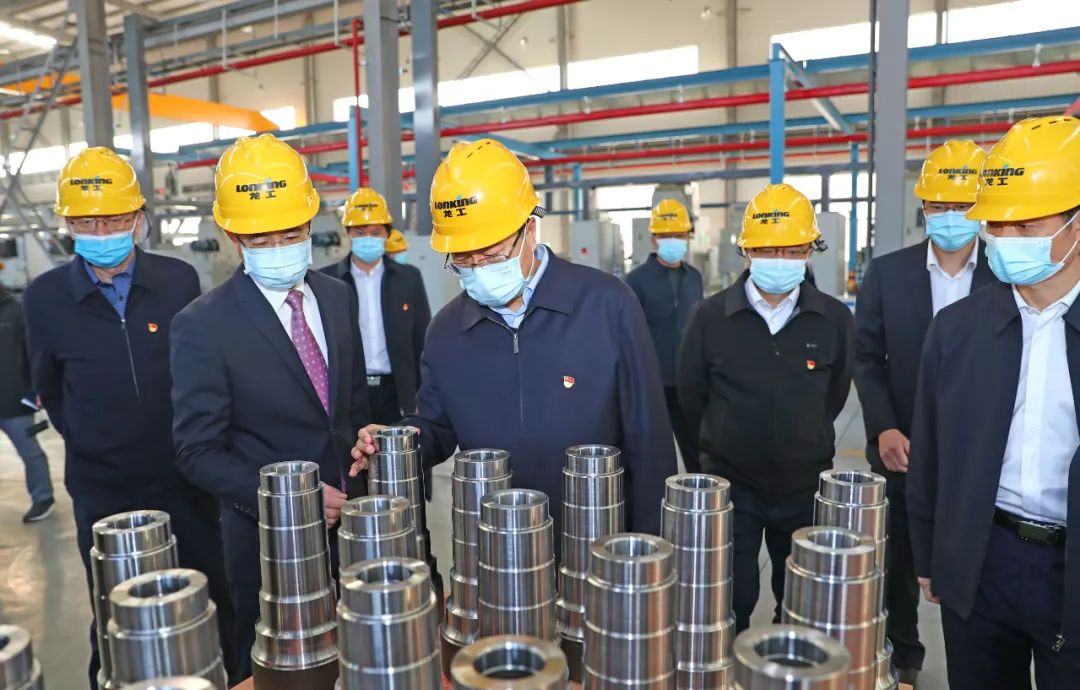 龙岩市委书记李建成新春开工首日深入龙工龙岩基地视察调研