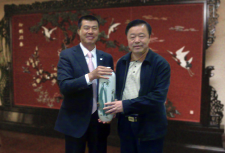 中共宜春市委书记谢亦森一行莅临龙工(上海)考察