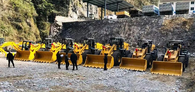 交机时刻丨湖北客户再次批量采购龙工产品